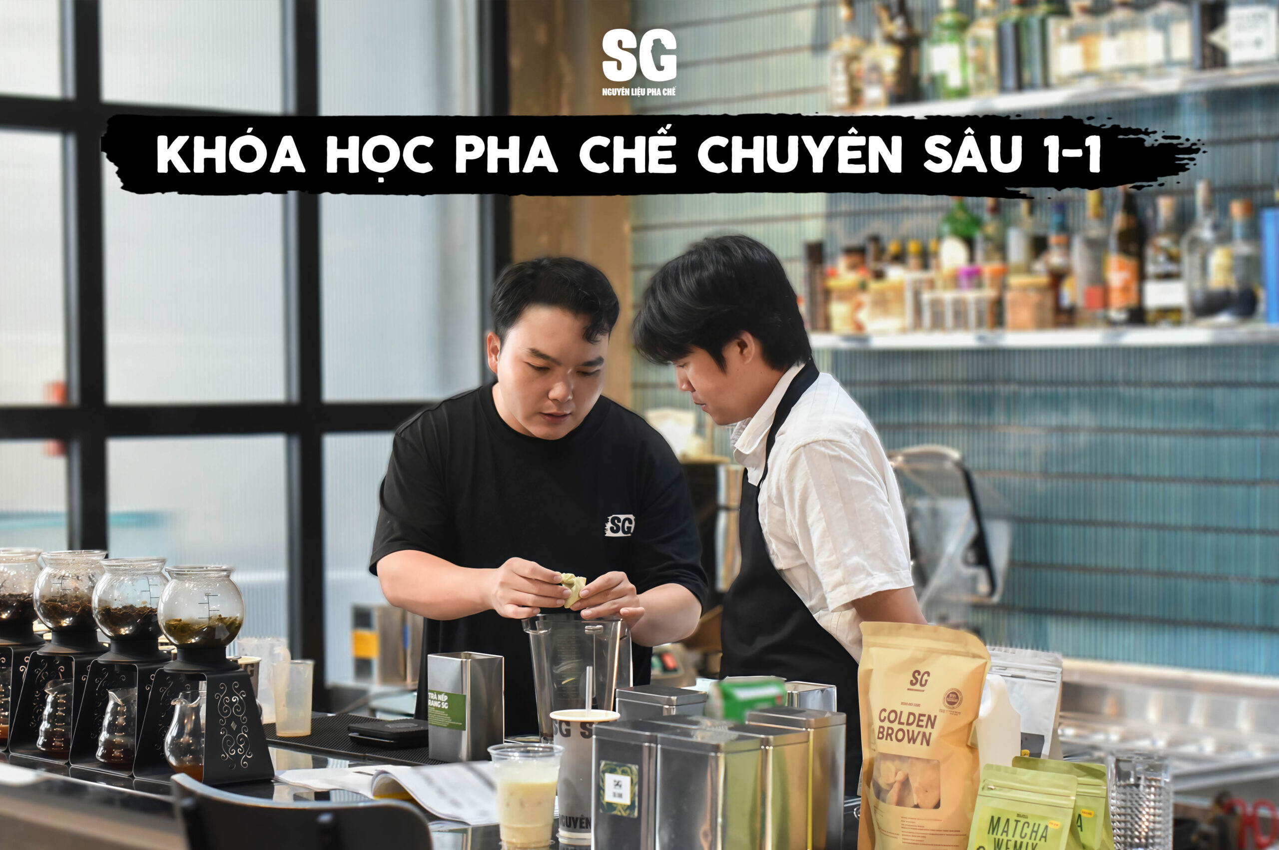 Khóa học pha chế chuyên sâu 1–1 tại SG dành cho chủ quán học pha chế, với giảng viên kèm sát từng bước thực hành và hỗ trợ điều chỉnh hương vị theo định hướng của quán. Nội dung tập trung vào kỹ năng và quy trình thực tế.