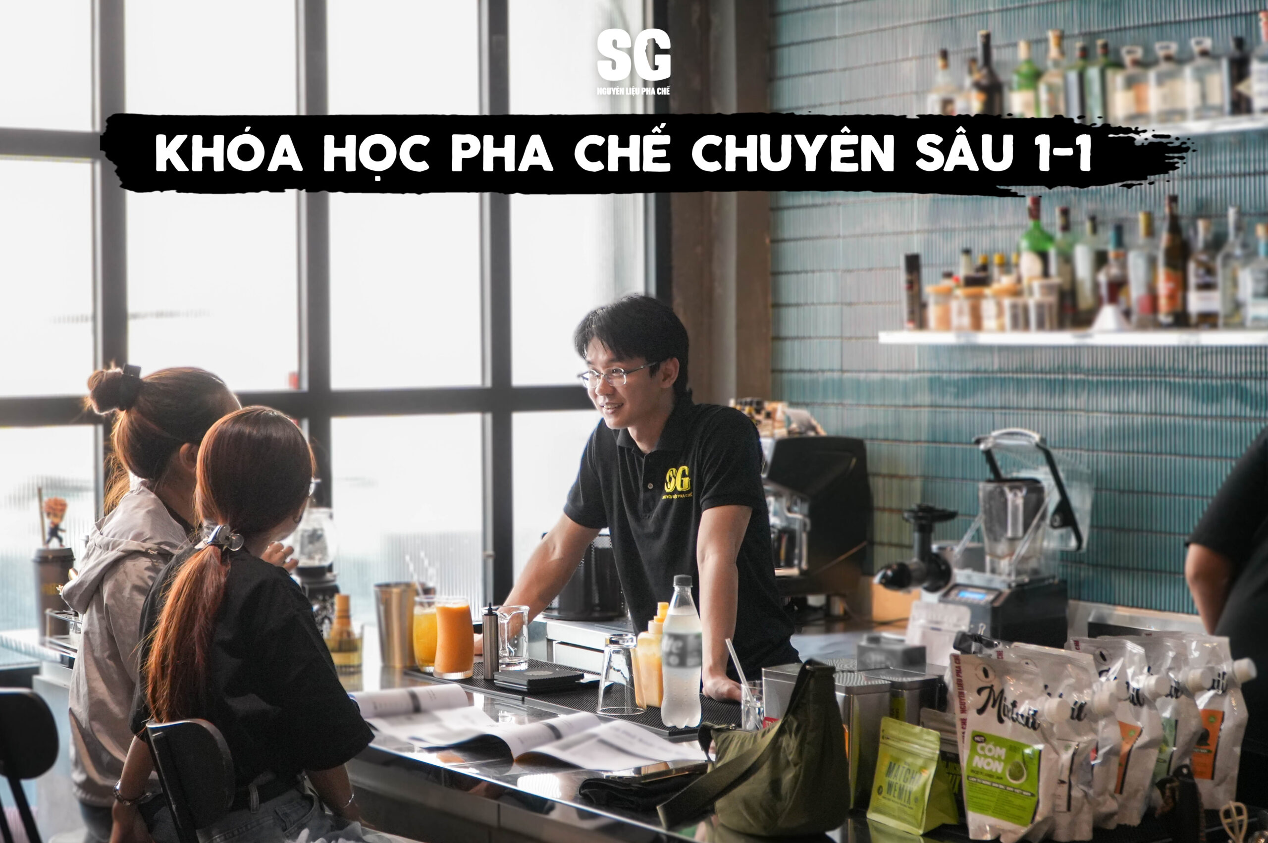 Khóa học pha chế 1 kèm 1 theo nhu cầu là lựa chọn phù hợp cho chủ quán học pha chế để mở quán hay để đi làm, học đúng menu riêng, chỉnh công thức theo concept và áp dụng trực tiếp vào mô hình kinh doanh thực tế.